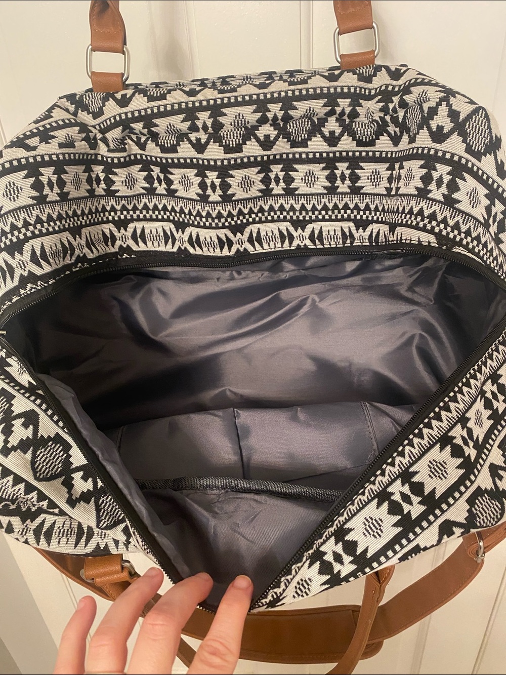 Realer NET B&W Aztec weekender Bag - Picture 6 of 7